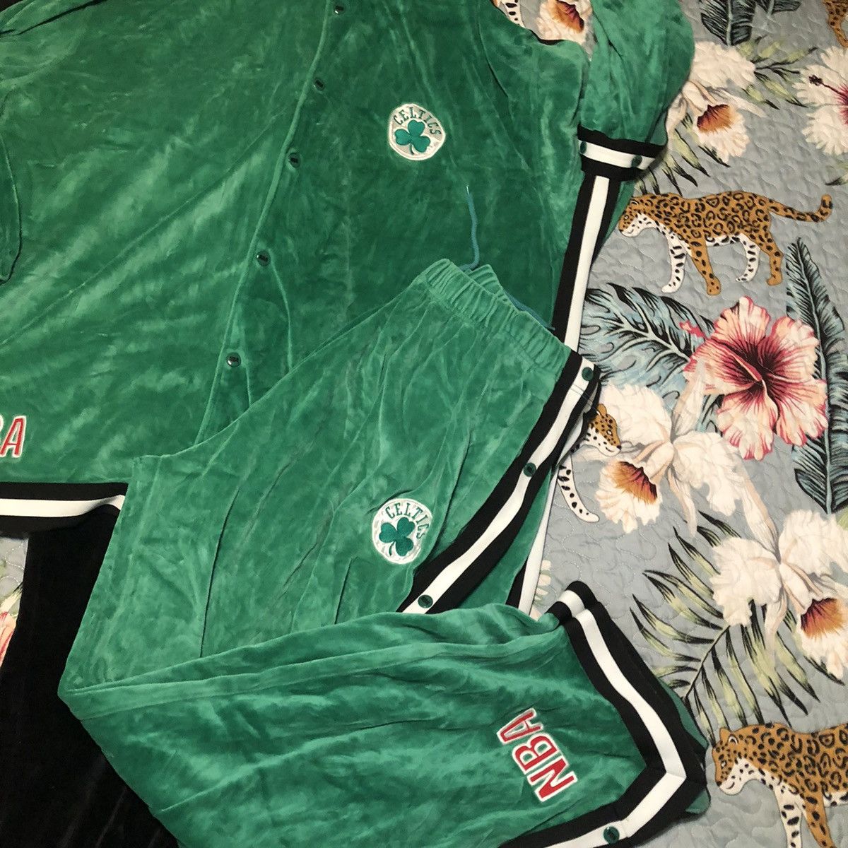 NBA NBA Vintage Warmup Suit Celtics Size US 44 / EU 60 - 12 Thumbnail
