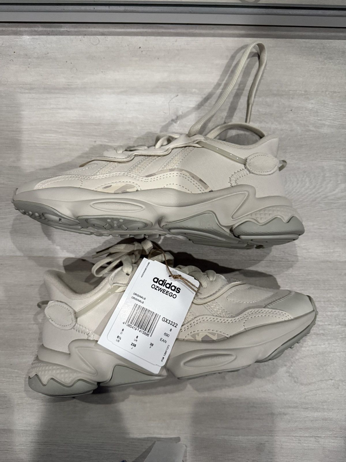 Adidas Adidas Ozweego Size US 5.5 / IT 35.5 - 2 Thumbnail