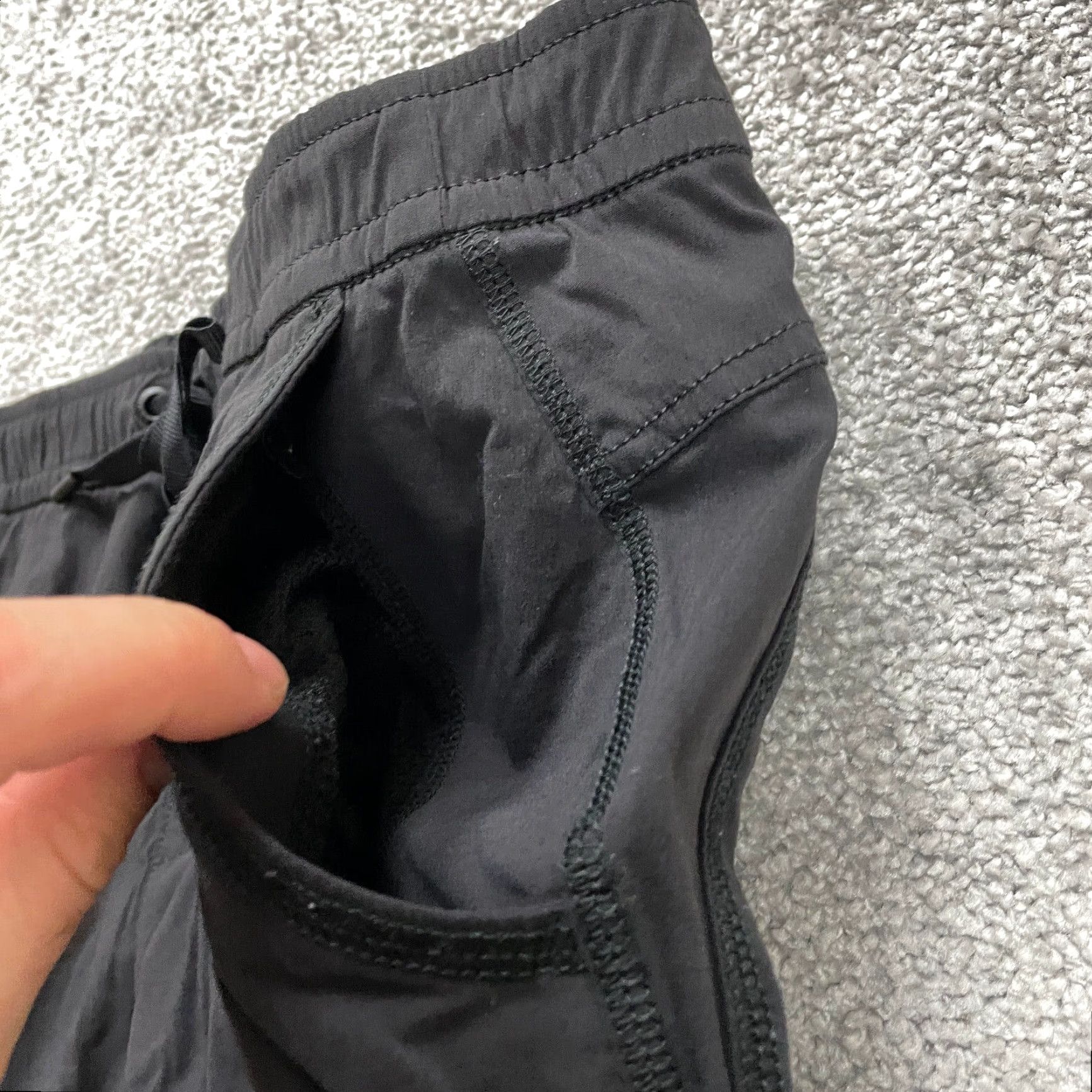 Eddie Bauer Eddie Bauer Womens Cropped Pants Capri Solid Black Hiking Comfort 30x23 4 Size 27" / US 4 / IT 40 - 7 Thumbnail