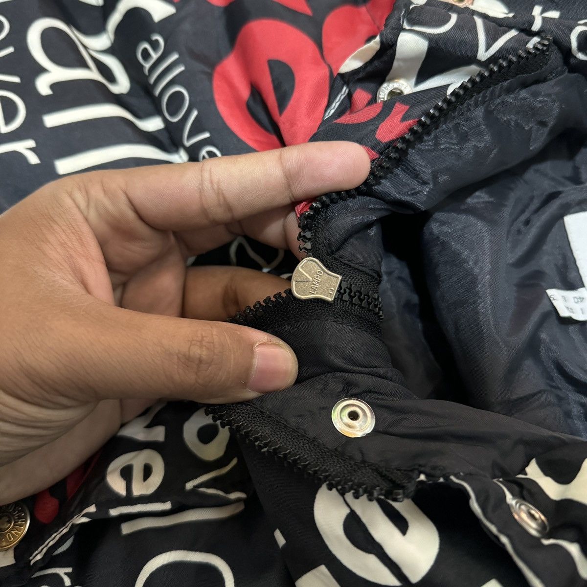 Moschino Moschino Love Allover Puffer Jacket Size US M / EU 48-50 / 2 - 9 Thumbnail