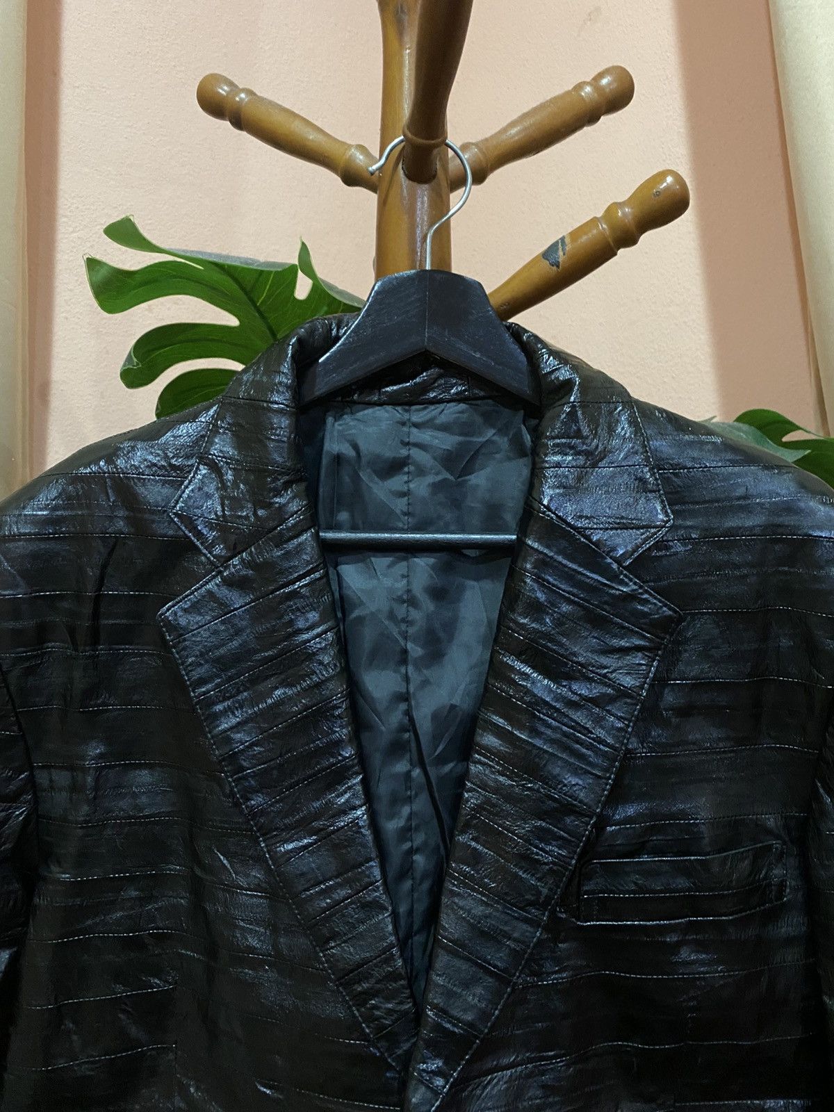 Other Vintage Glossy Black Faux Leather Blazer Jacket - Unisex Size US L / EU 52-54 / 3 - 8 Thumbnail
