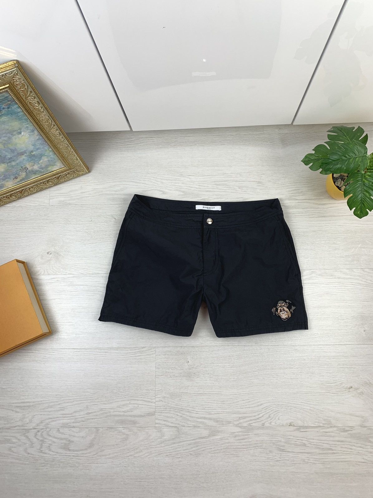 Givenchy Givenchy Rottweiler Embroidered Dog Swimming Shorts Size M-L Size US 32 / EU 48 - 1 Thumbnail