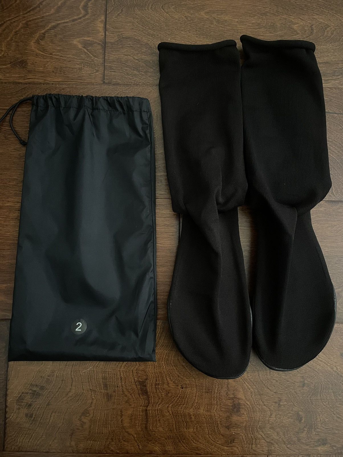 Yeezy Sz 2 Yeezy Pods yzy Size ONE SIZE - 2 Thumbnail
