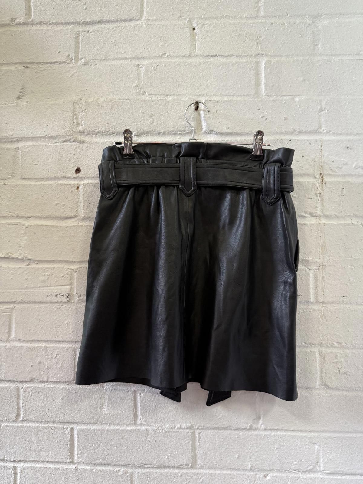 Zara P-613 Zara Faux Leather High-Waisted Skirt - XS Size 26" / US 2 / IT 38 - 3 Thumbnail