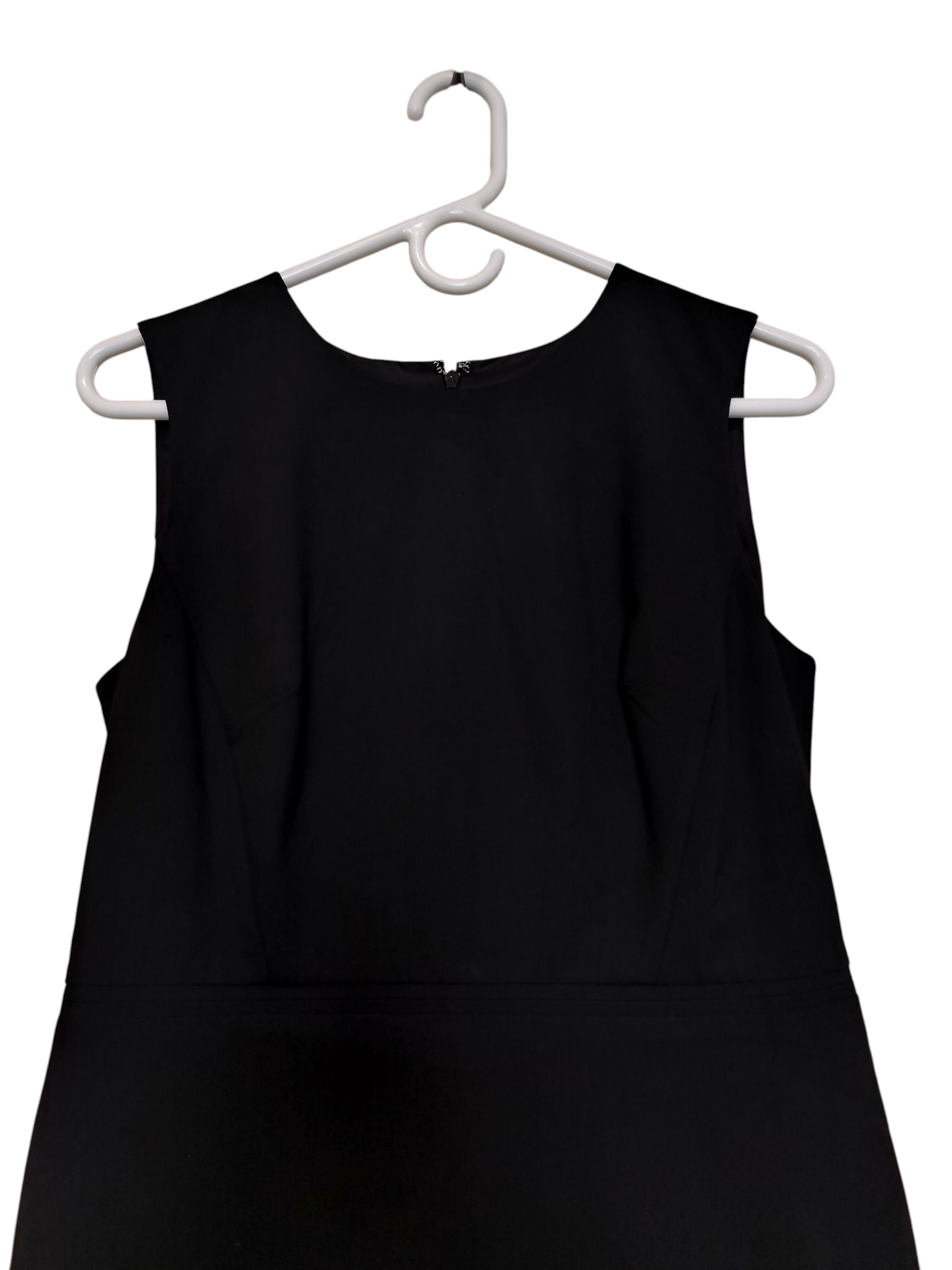 Ann Taylor Black little dress, office chic, minimalist preppy, tailored Size M / US 6-8 / IT 42-44 - 2 Thumbnail