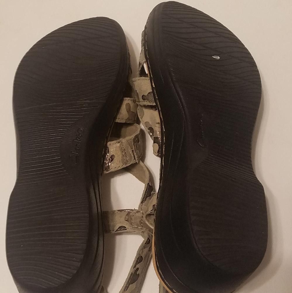 Clarks Clarks Collection Camouflage Sandals Size 8 1/2 Size US 8.5 / IT 38.5 - 5 Thumbnail