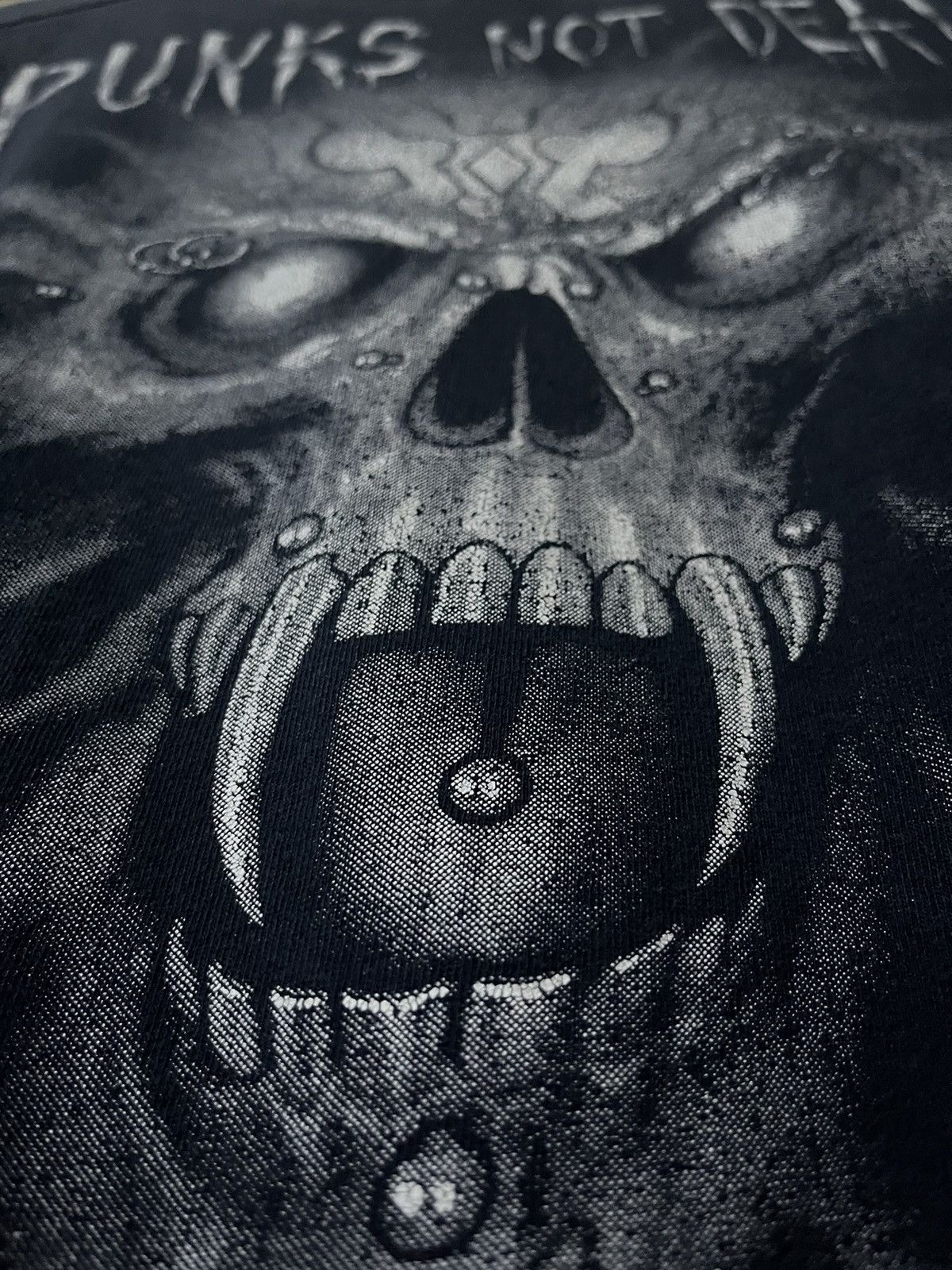 Japanese Brand Japan Cross Keys Punks Not Dead Mirror Punk Skull Tshirt Size US L / EU 52-54 / 3 - 9 Thumbnail