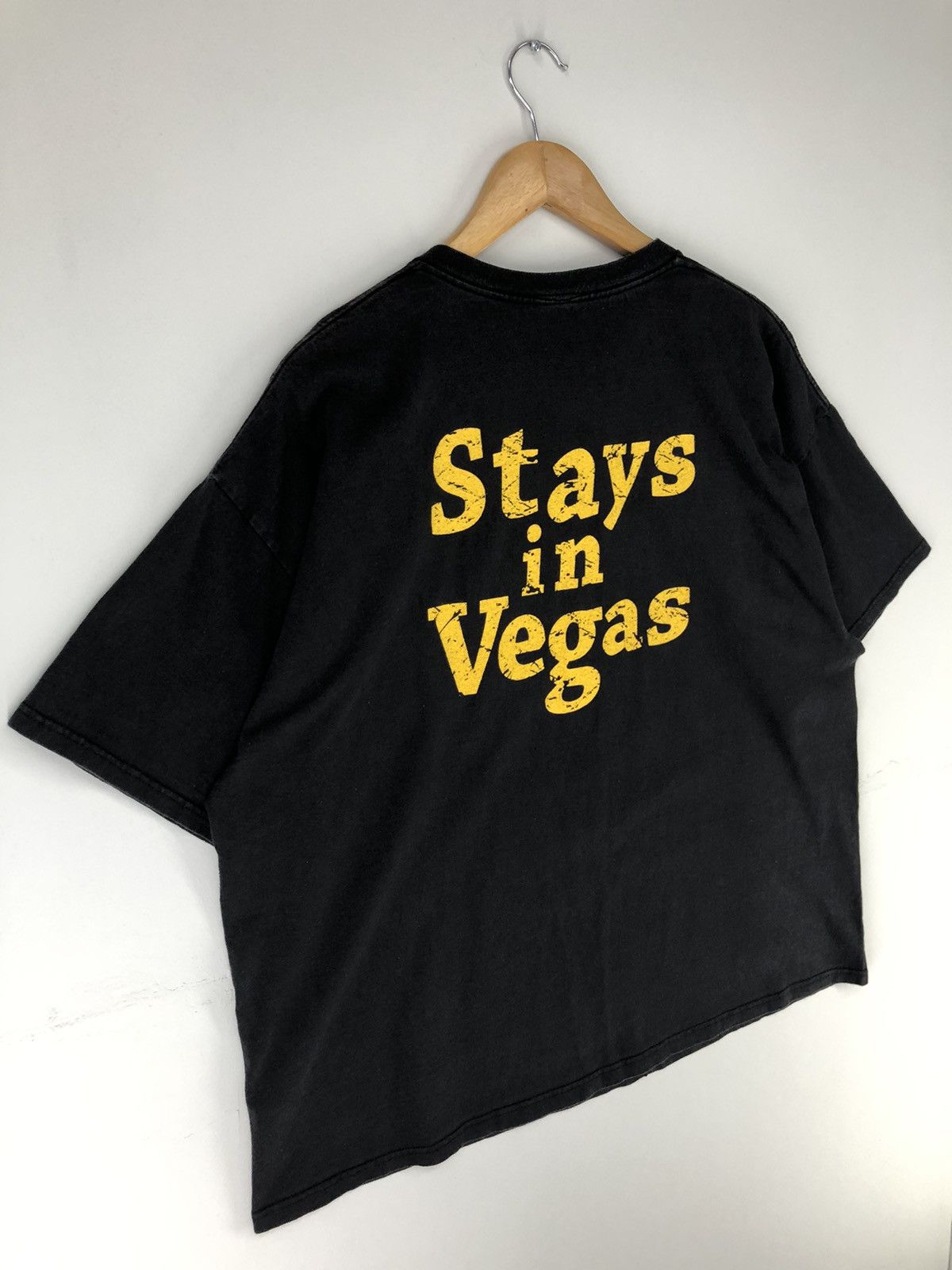 Vintage Vintage Y2K What Happens In Vegas Stays In Vegas Tshirt Size US XL / EU 56 / 4 - 12 Thumbnail