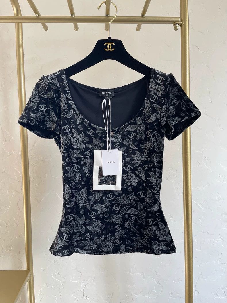 Chanel Chanel 24b black velvet logo short sleeves Size XXS / US 00 / IT 34 - 1 Thumbnail