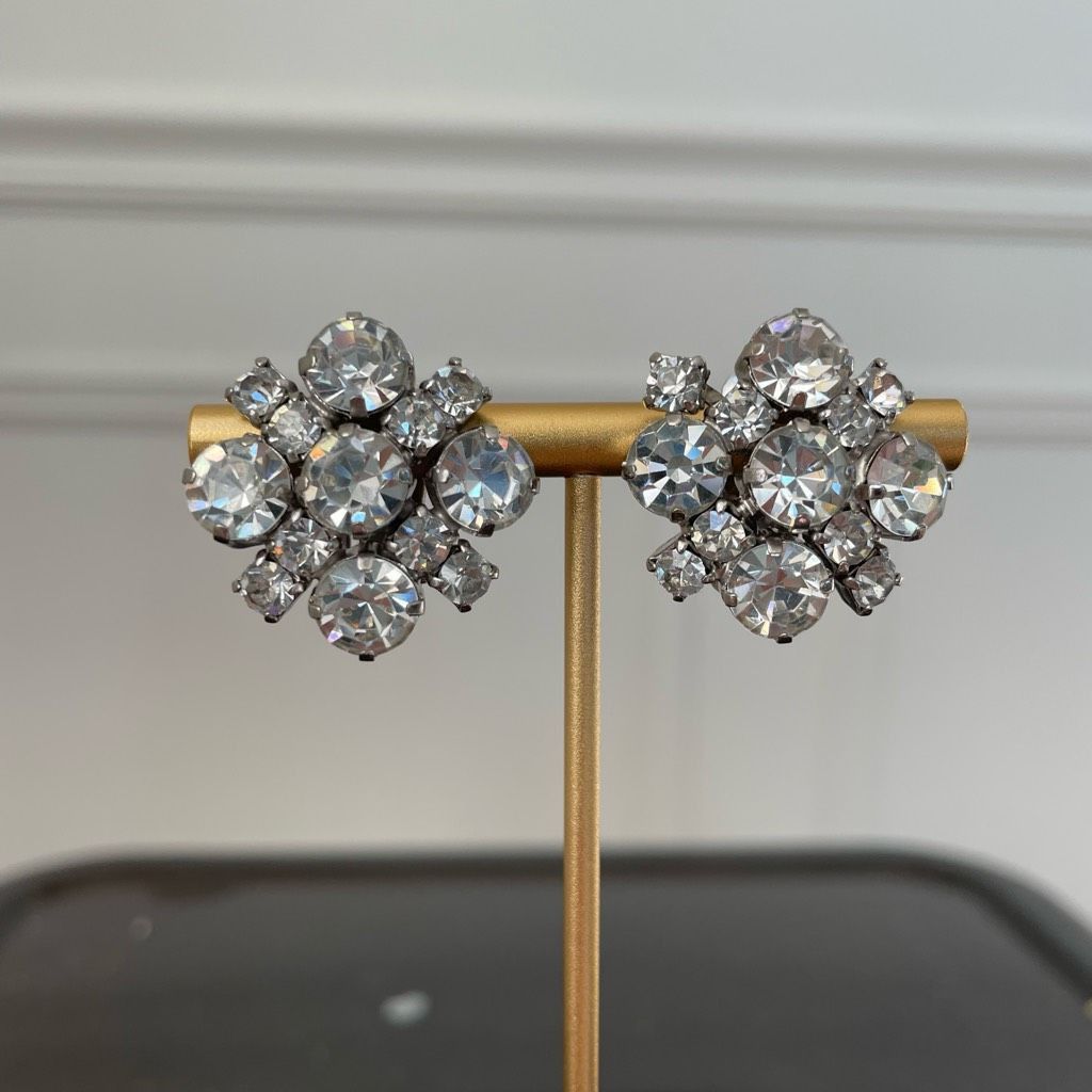 Vintage Vintage Rhinestone Cluster Button Clip On Earrings Size ONE SIZE - 1 Thumbnail