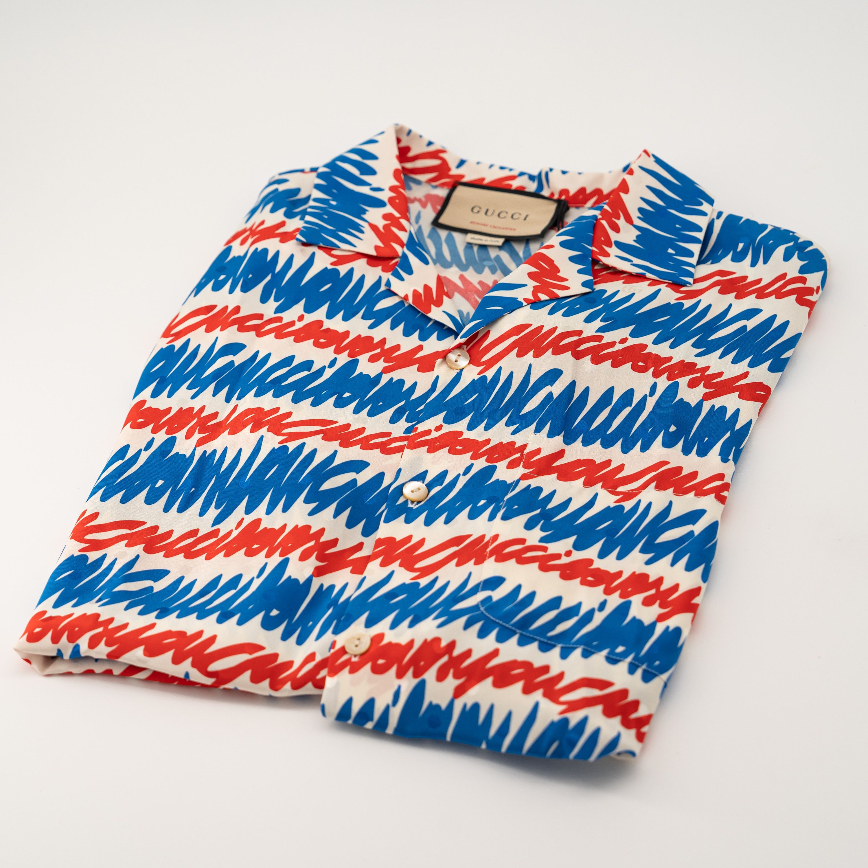 Gucci 48 M Gucci Loves You Print Silk Button Shirt Red Blue White Size US M / EU 48-50 / 2 - 7 Thumbnail