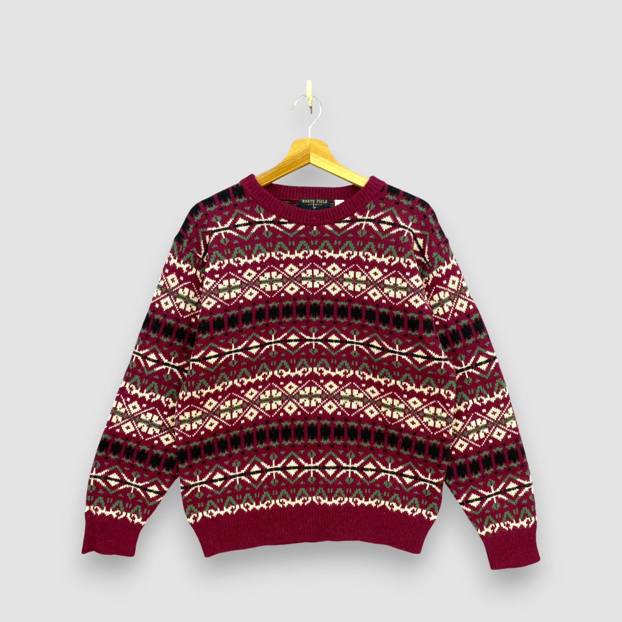 Japanese Brand Vintage North Field Knit Wool Sweater Fair Isle Pullover Size US S / EU 44-46 / 1 - 1 Thumbnail