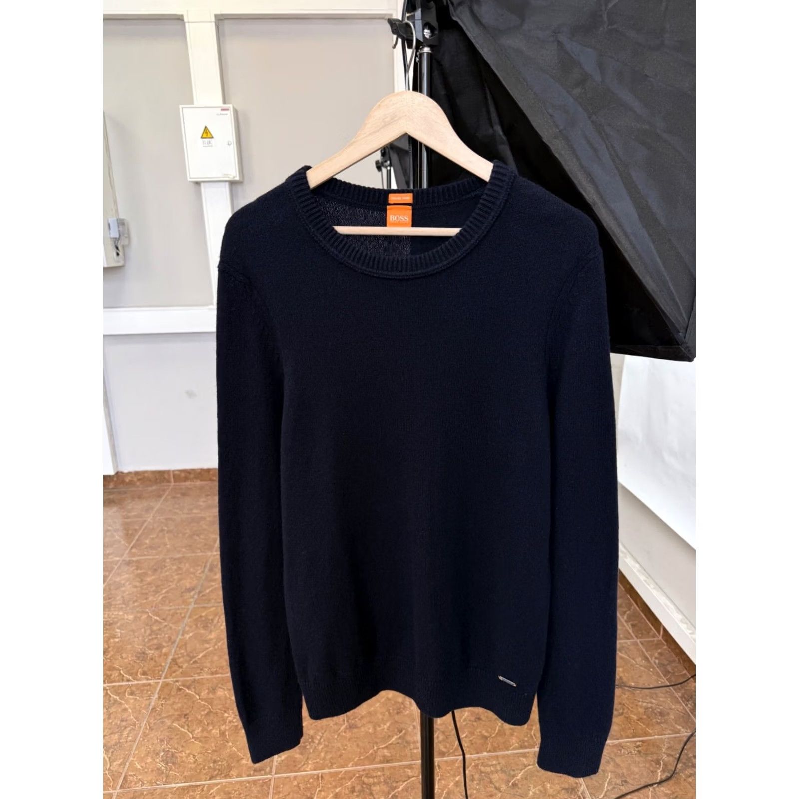 Hugo Boss HUGO BOSS Orange Archive Wool Knit Sweater L Dark Blue Retro 90s Y2K Mens Pullover Wool Knit, Size L, Dark Blue, Vintage Style, Retro Theme Size US L / EU 52-54 / 3 - 2 Thumbnail