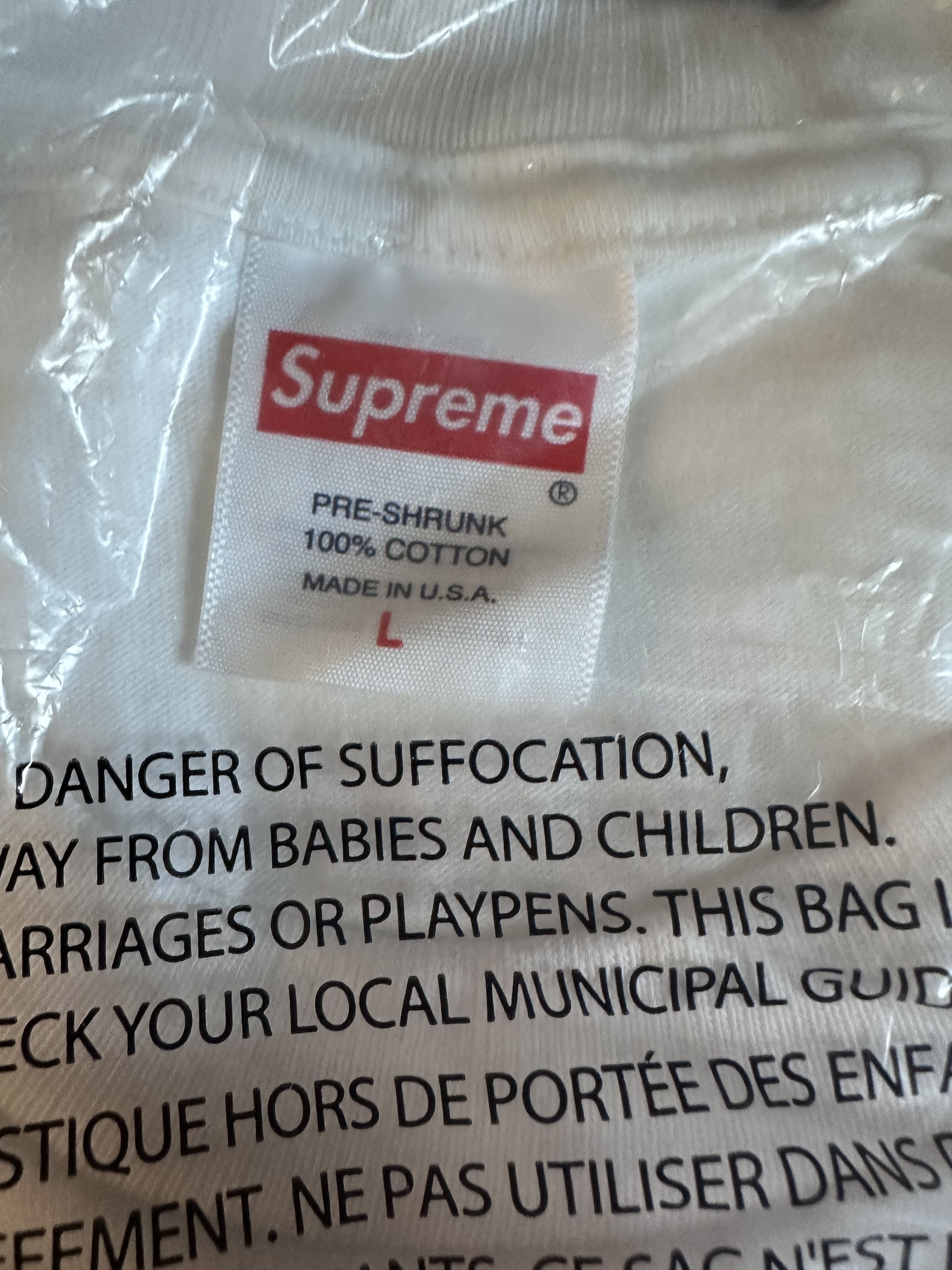 Supreme Supreme x Futura Box Logo Tee Size US L / EU 52-54 / 3 - 2 Thumbnail