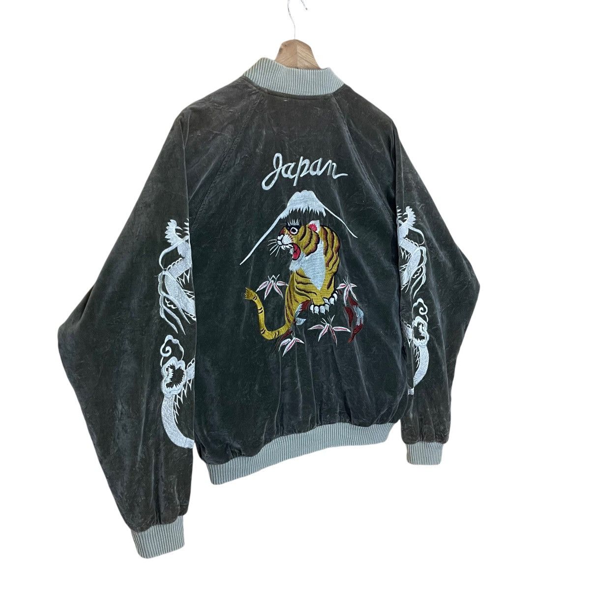Japanese Brand × Vintage Vintage Sukajan Tiger Reversible Jacket Japanese Size US M / EU 48-50 / 2 - 6 Thumbnail
