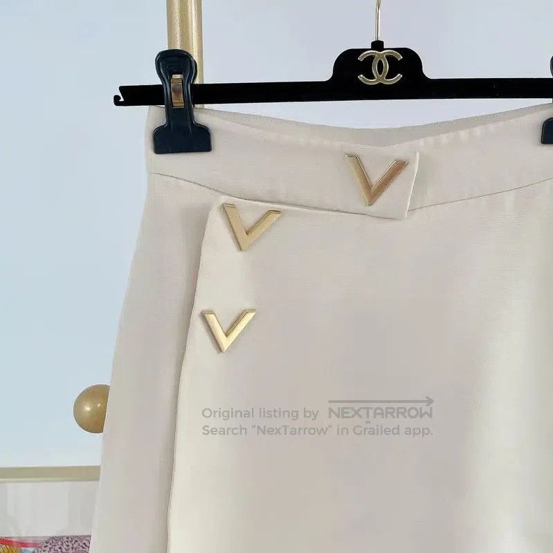 Valentino Valentino Beige Wool A-Line Mini Skirt . Size 23" - 3 Thumbnail