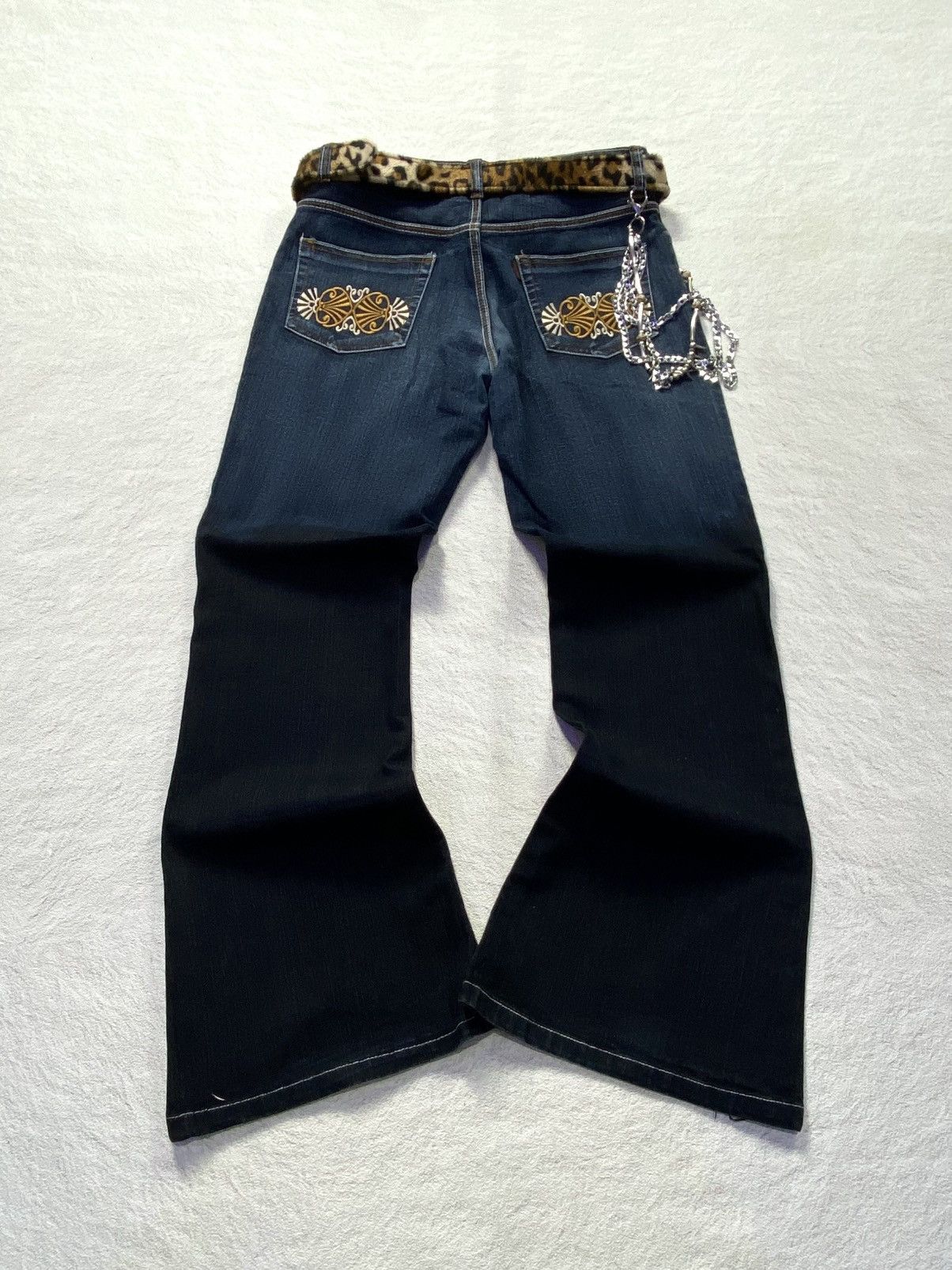 If Six Was Nine × Japanese Brand × Tornado Mart Nadine flower embroidery flare washed jean Size US 32 / EU 48 - 1 Thumbnail