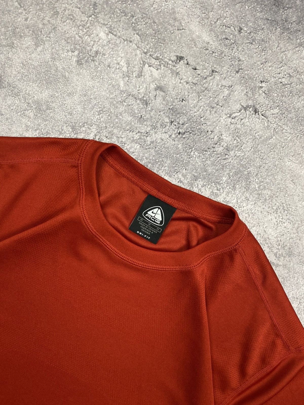 Nike ACG Vintage Nike ACG Red T-Shirt Rare Y2K Tee Size US M / EU 48-50 / 2 - 11 Thumbnail