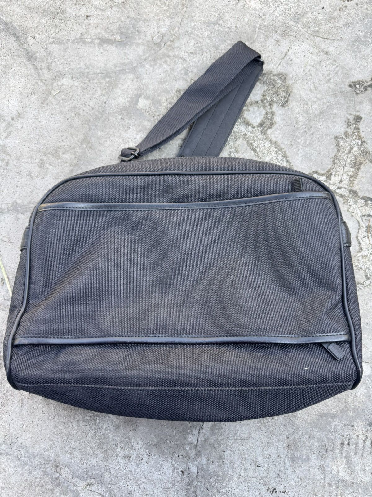 Issey Miyake Vintage Issey Miyake IM Product Sling Bag Size ONE SIZE - 4 Thumbnail