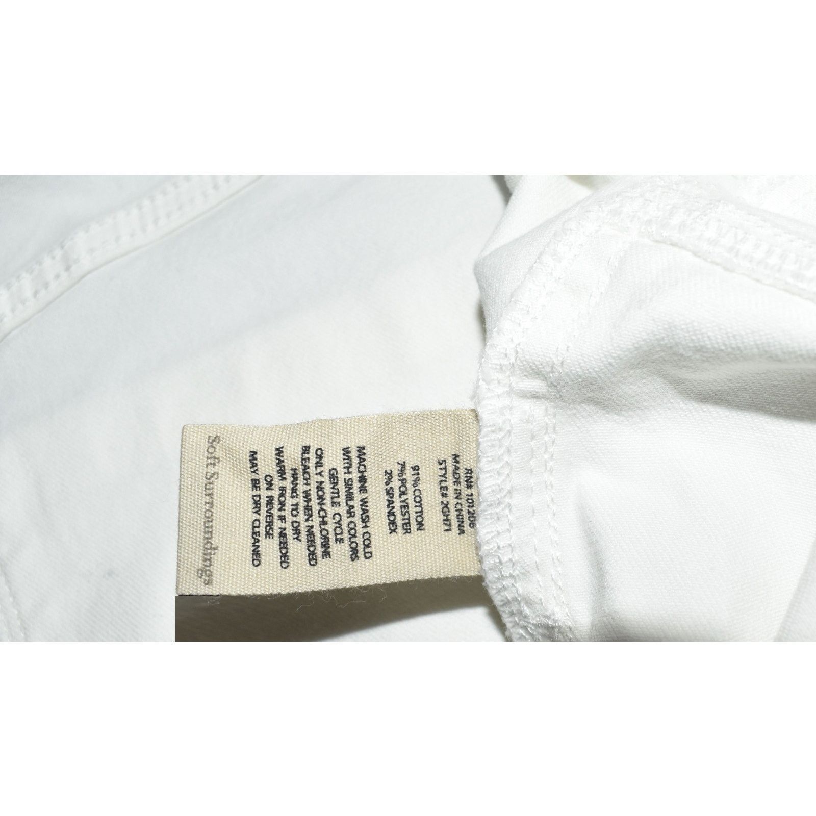 Soft Surroundings SOFT SURROUNDINGS White Floral Embroidery Sides Jeans Size L Size 34" / US 12 / IT 48 - 6 Thumbnail