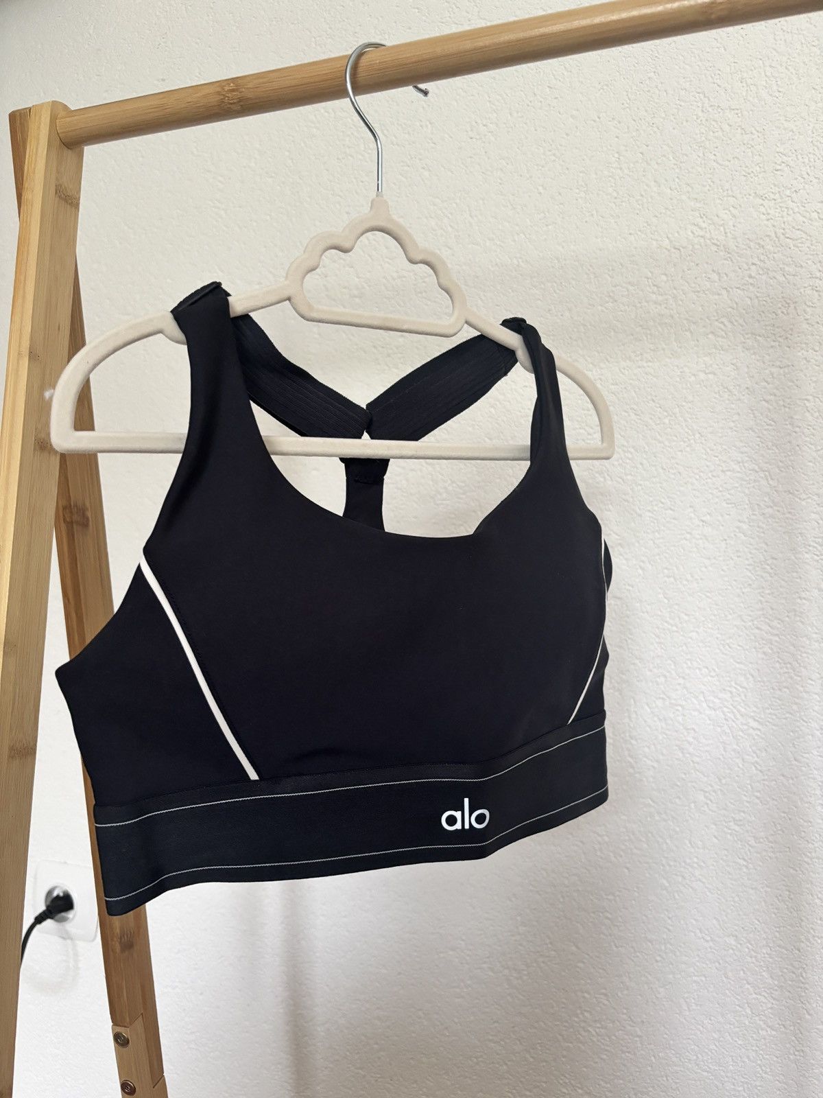 Alo yoga suit up bra