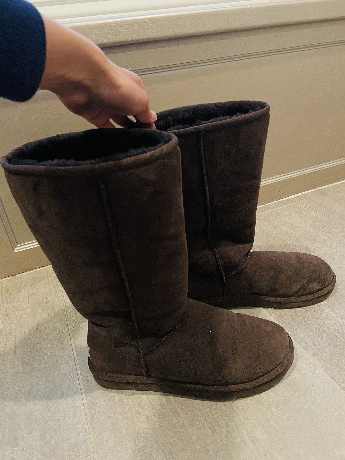 Ugg UGG Classic Tall Boot Women Size 9 Brown Size US 9 / IT 39 - 3 Thumbnail