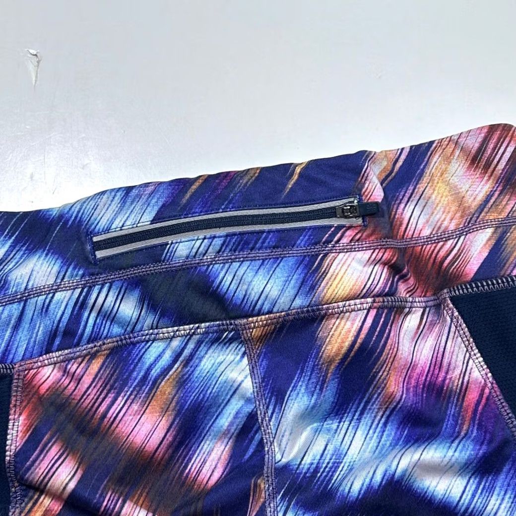 Athleta Athleta Capri Leggings Womens Small Multicolor Tie Dye Athletic Size 28" / US 6 / IT 42 - 4 Thumbnail