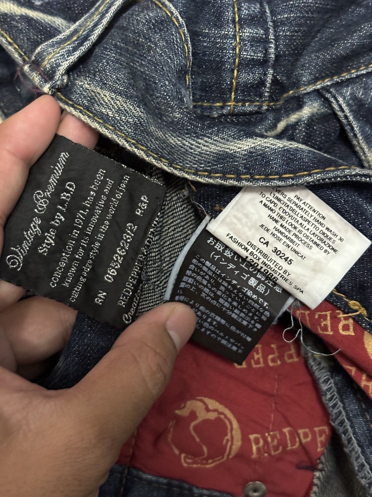 Japanese Brand Y2K Red Pepper Wide Flare Denim Jeans Size 30" / US 8 / IT 44 - 9 Thumbnail