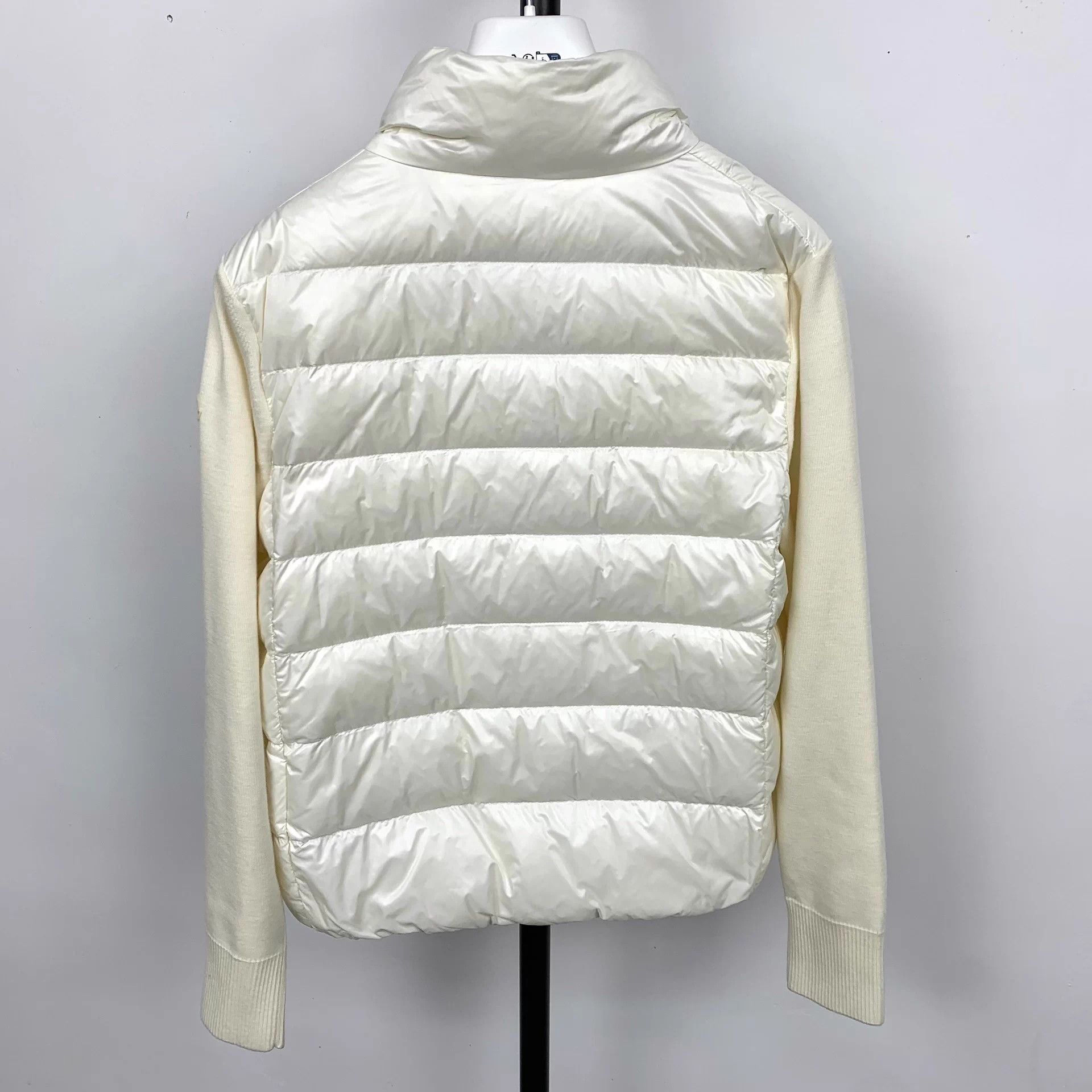 Moncler Moncler Padded Corduroy Down Jacket White M Size M / US 6-8 / IT 42-44 - 6 Thumbnail