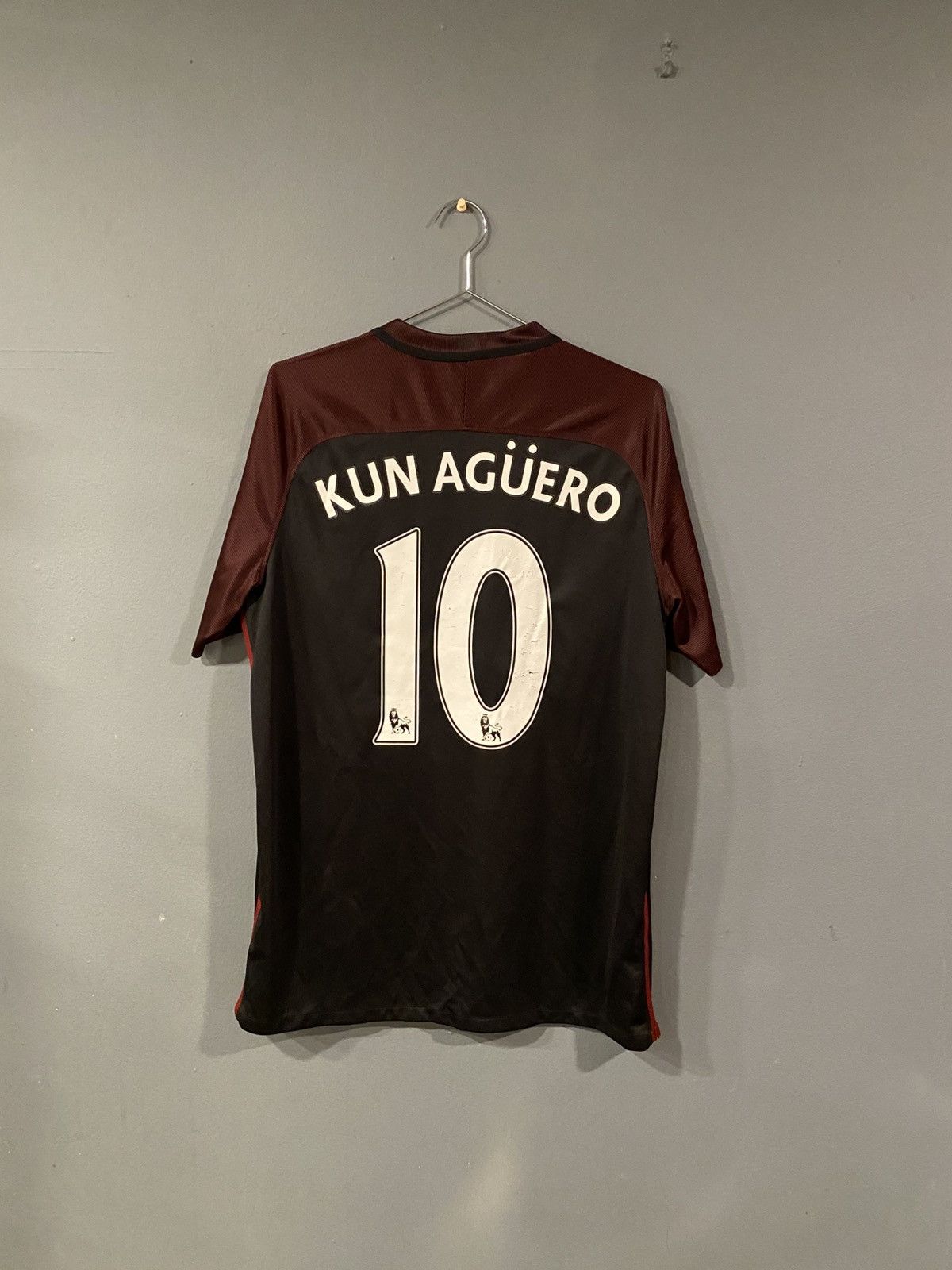 Nike Nike Manchester City Kun Agüero #10 Soccer Jersey Size US L / EU 52-54 / 3 - 3 Thumbnail