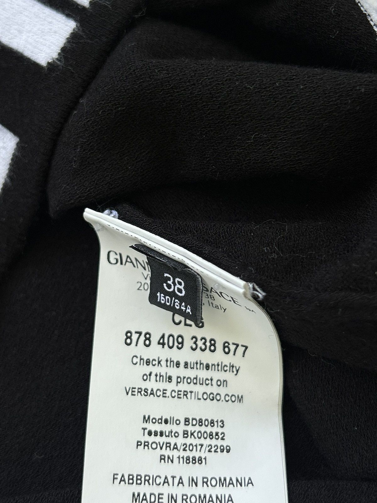 Versace Versace versus black luxury sweater , old money Size S / US 4 / IT 40 - 5 Thumbnail