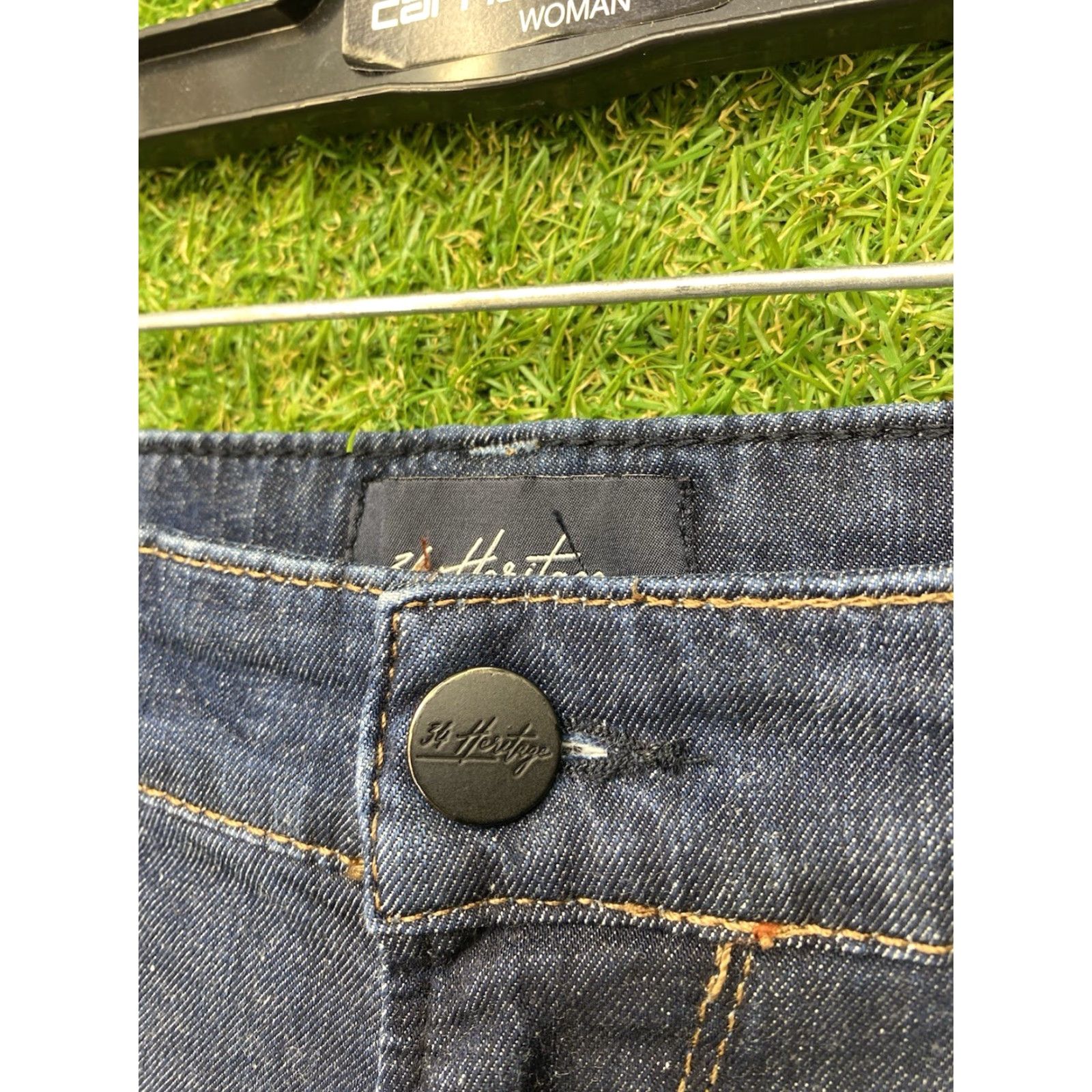 Vintage 34 Heritage Jeans Mens 35x30 Charisma Dark Wash Blue Denim Comfort Classic Straight Size US 35 - 2 Thumbnail