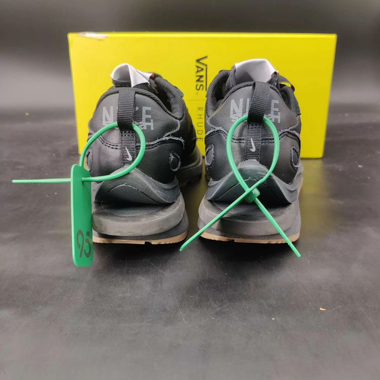Sacai sacai vaporwaffle Black Gum 37.5 Worn Size US 7 / IT 37 - 5 Thumbnail
