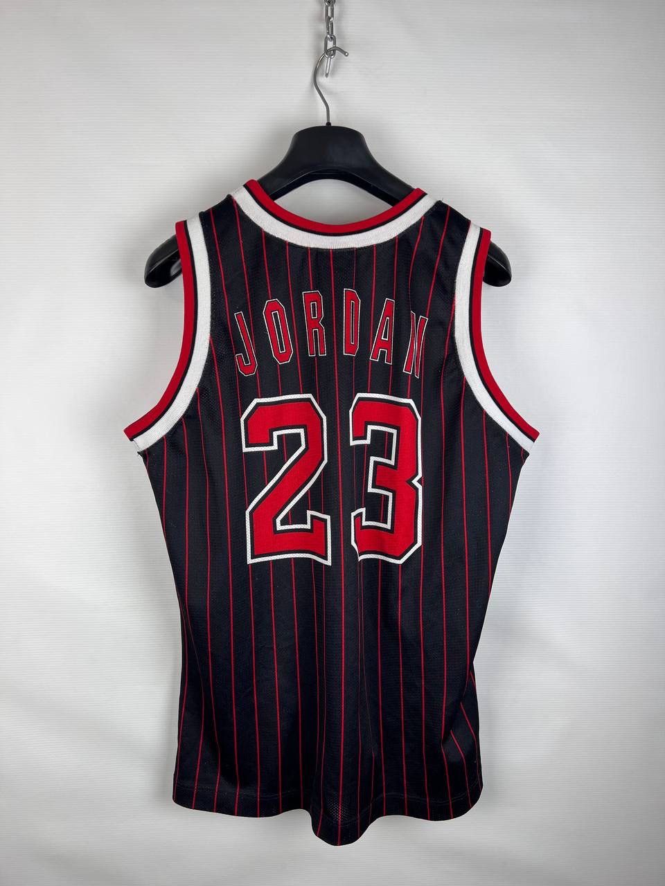 Champion Jordan Chicago Bulls Champion vintage jersey size M Size US M / EU 48-50 / 2 - 2 Thumbnail