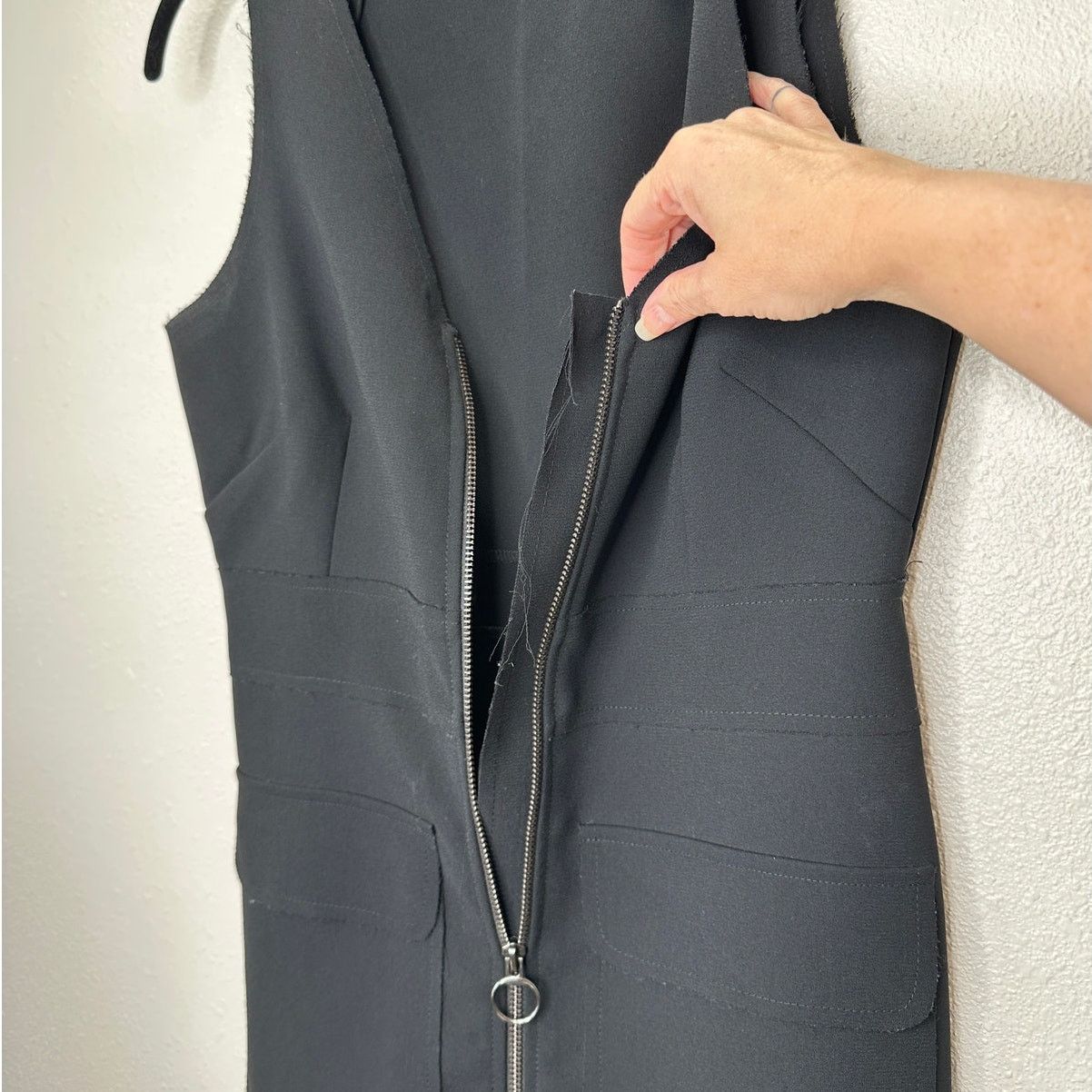 Topshop Topshop Black VNeck Zip Sleeveless Utility Pocket Dress 6 Size M / US 6-8 / IT 42-44 - 6 Thumbnail