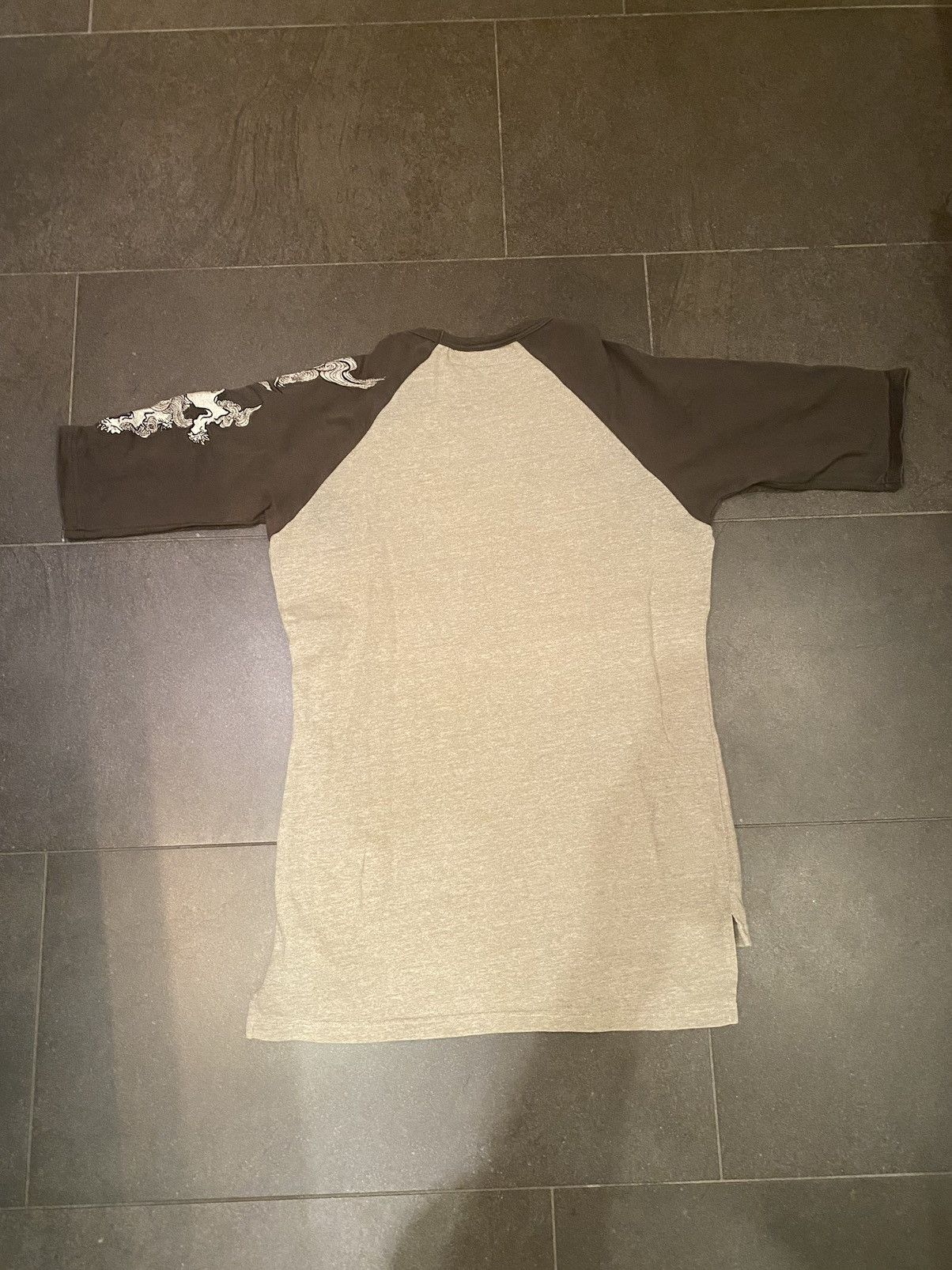 Beauty Beast Beauty beast raglan shirt Size US S / EU 44-46 / 1 - 3 Thumbnail