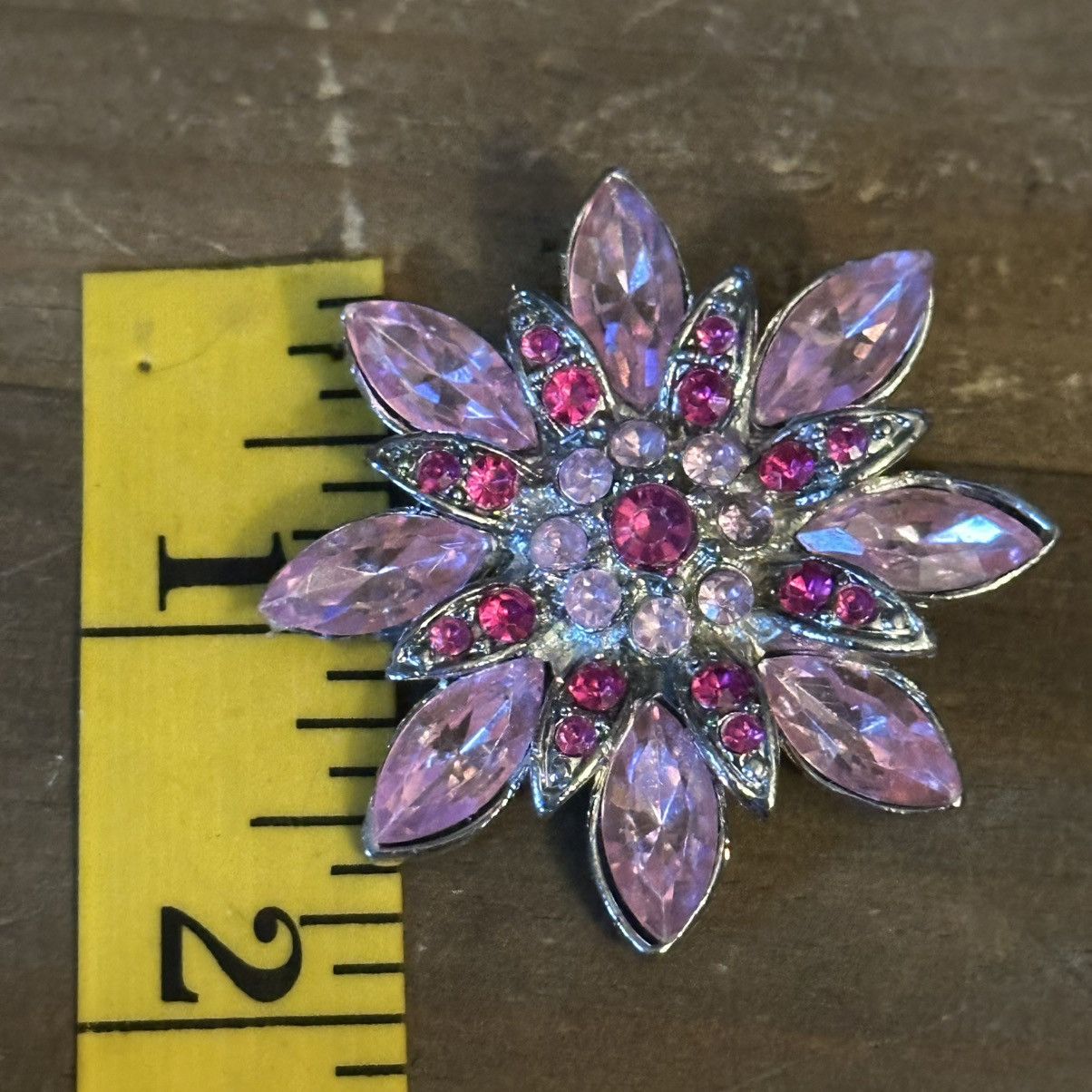 Vintage Vintage silver tone pink rhinestone flower brooch Size ONE SIZE - 5 Thumbnail