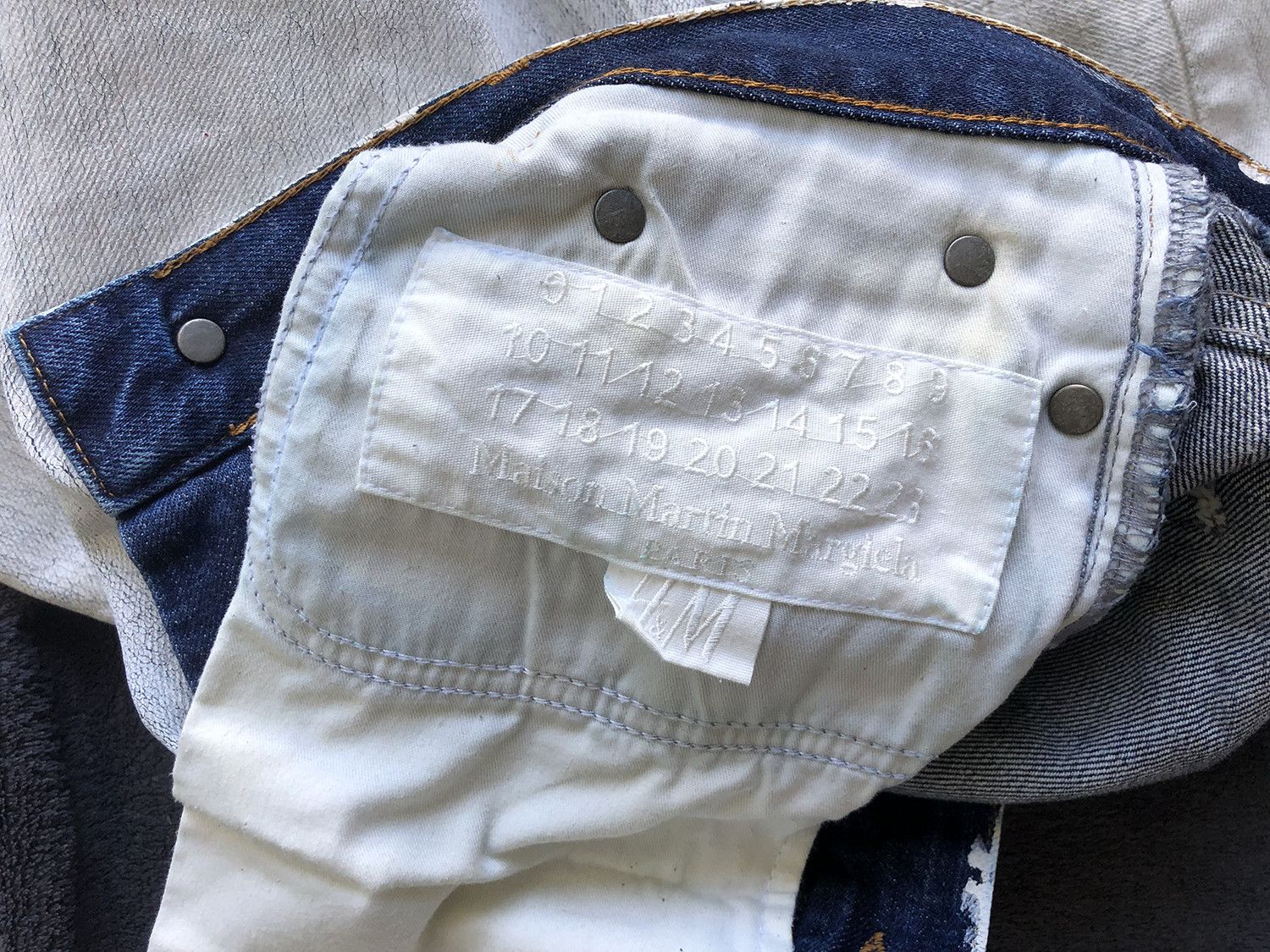 Other Maison Margiela × H&M White Painted Slim Jeans 2012 Size US 30 / EU 46 - 4 Thumbnail