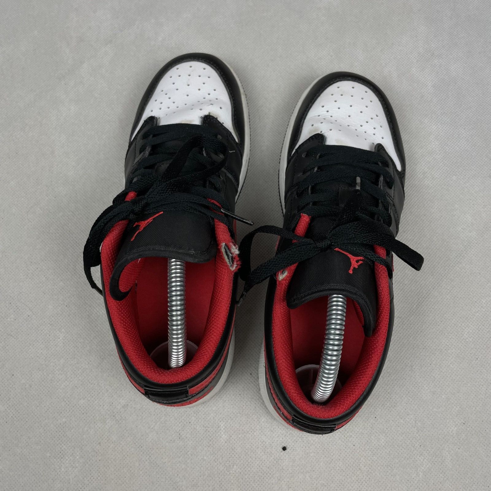Jordan Brand × Nike Nike Air Jordan 1 Low GS 553560-063 Black Red Sneakers 6.5Y Size US 6.5 / EU 39-40 - 2 Thumbnail
