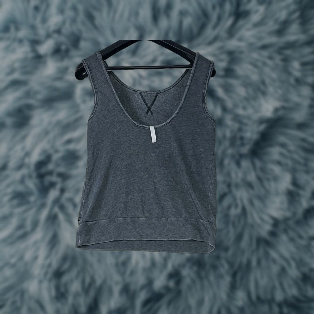 Fabletics FABLETICS Tank Top Gray Scoop Neck Low Back Size Small Women Pullover Size S / US 4 / IT 40 - 1 Thumbnail