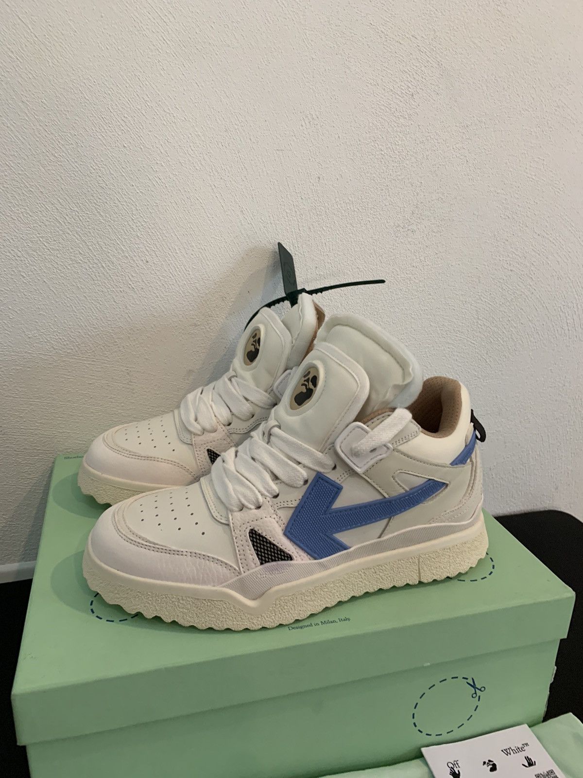 Off-White Off-White MidTop Sponge SNKRS Pristine Size US 7 / EU 40 - 5 Thumbnail