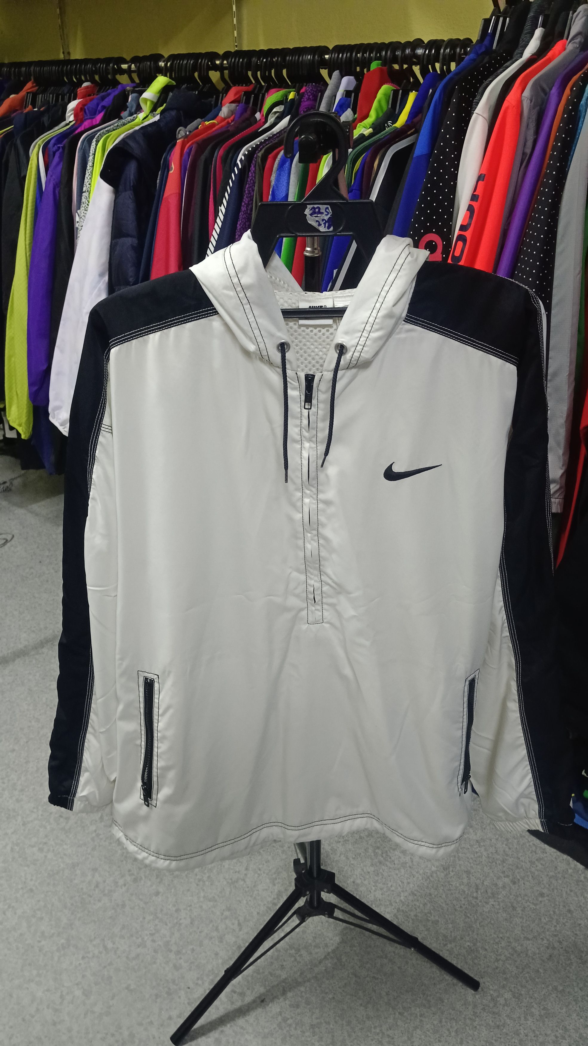 Nike × Vintage Vintage Nike Half Zipper Baggy Light Jacket Size US L / EU 52-54 / 3 - 1 Thumbnail