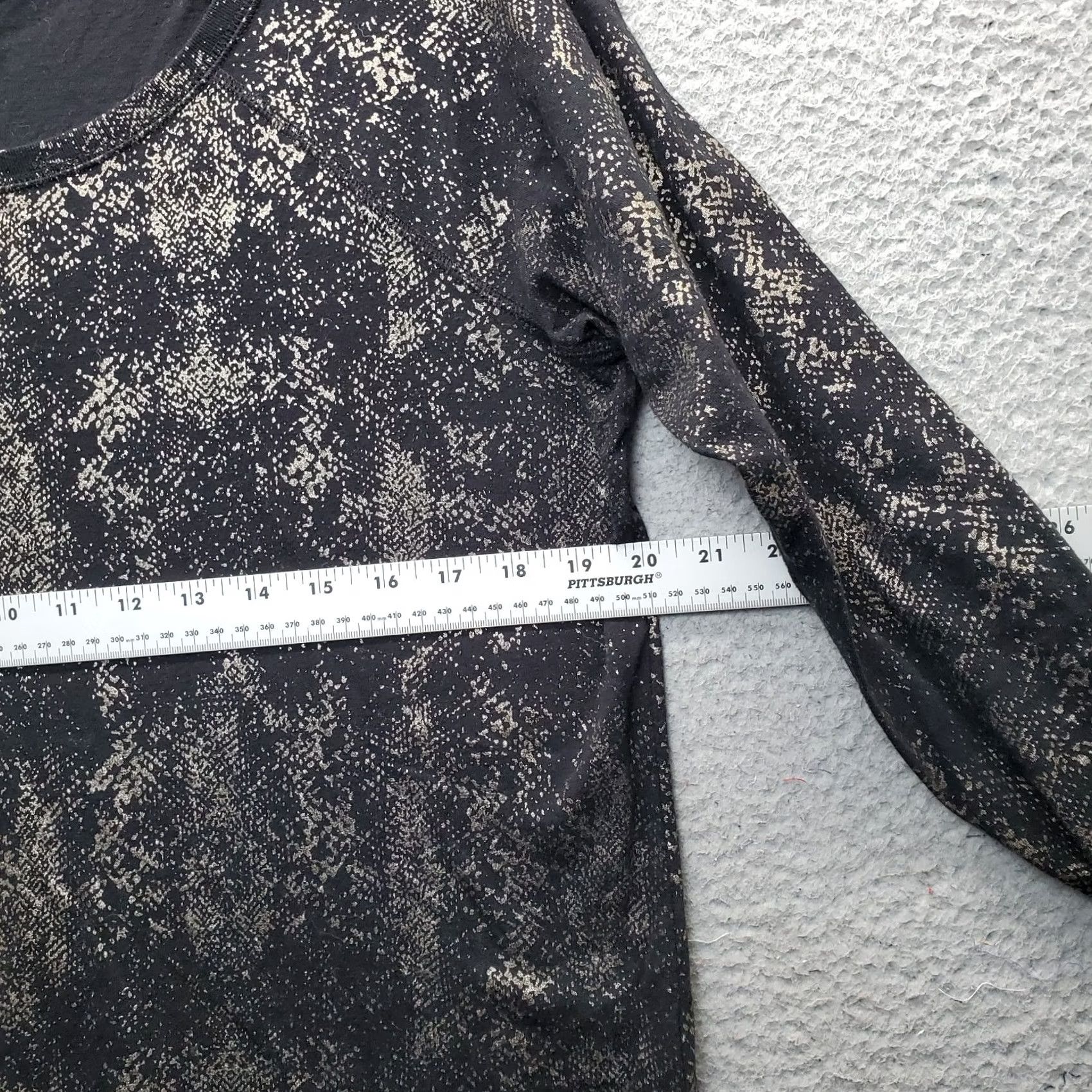 Vintage Rock & Republic Shirt Womens Size L Multi Metallic Snake Skin Print Round Neck Size L / US 10 / IT 46 - 4 Thumbnail