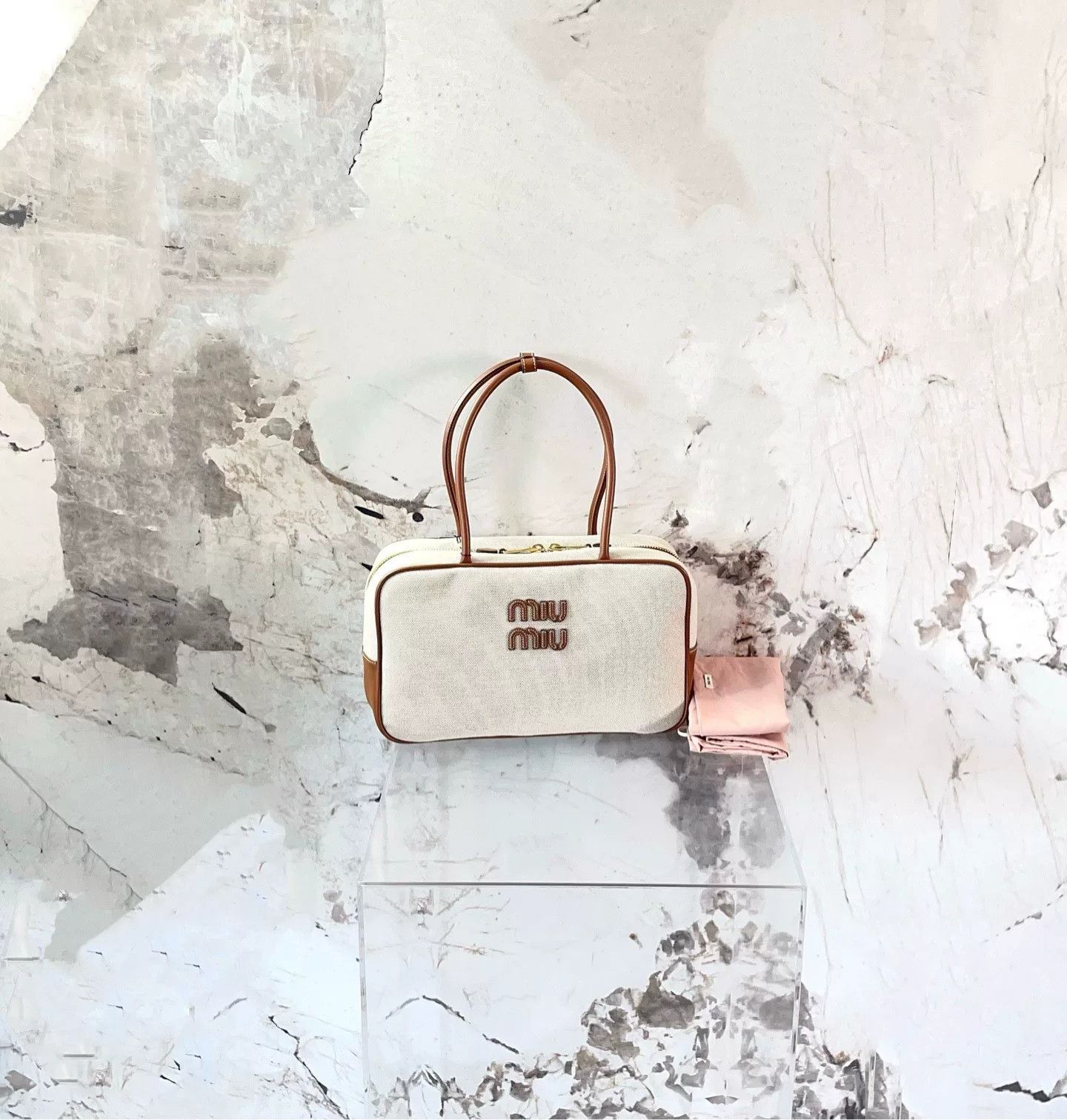 Miu Miu Pre-loved Bag Very good condition Size ONE SIZE - 1 Thumbnail