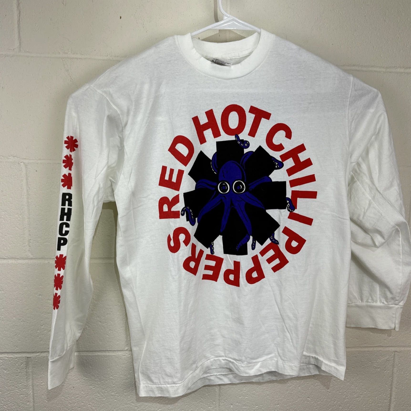 Vintage RED HOT CHILI PEPPERS Graphic Print Long Sleeve Shirt Adult Large White 90s Rock Mens Size US L / EU 52-54 / 3 - 2 Thumbnail