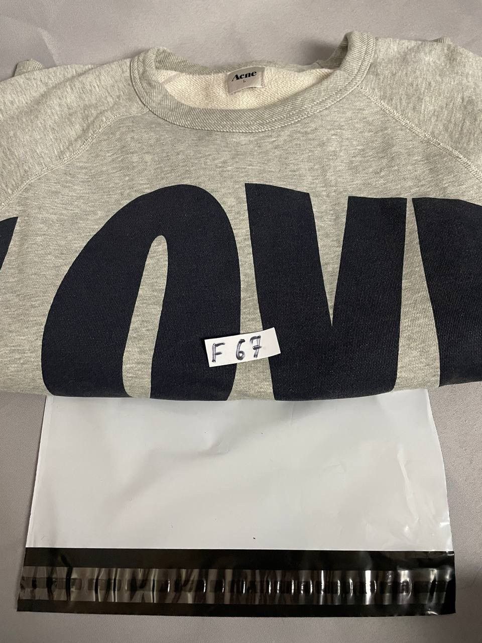 Acne Studios Acne Studios LOVE Crewneck Sweatshirt Grey Size US L / EU 52-54 / 3 - 12 Thumbnail