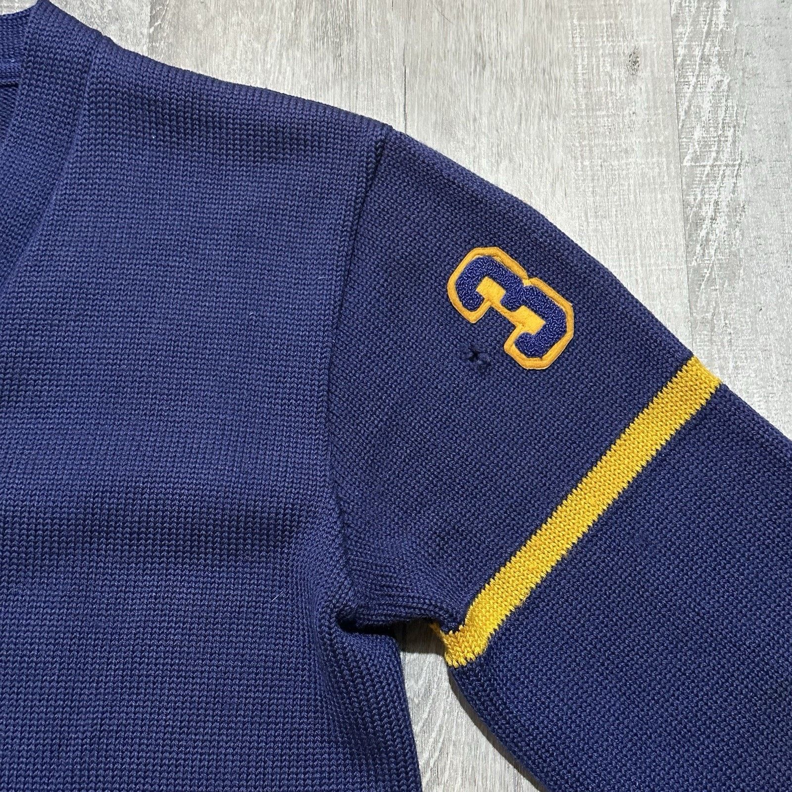 Vintage VTG Notre Dame Men’s Medium Criterion Mills Cardigan Sweater Size US M / EU 48-50 / 2 - 7 Thumbnail