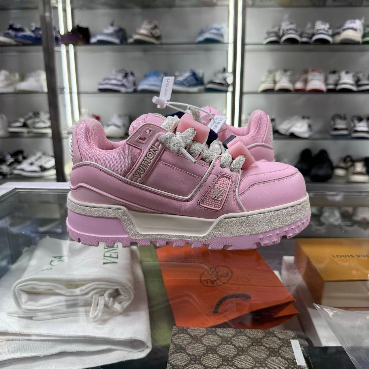 Louis Vuitton LOUIS VUITTON LV TRAINER MAXI Pink Pudding 36.5 Size US 5.5 / IT 35.5 - 4 Thumbnail