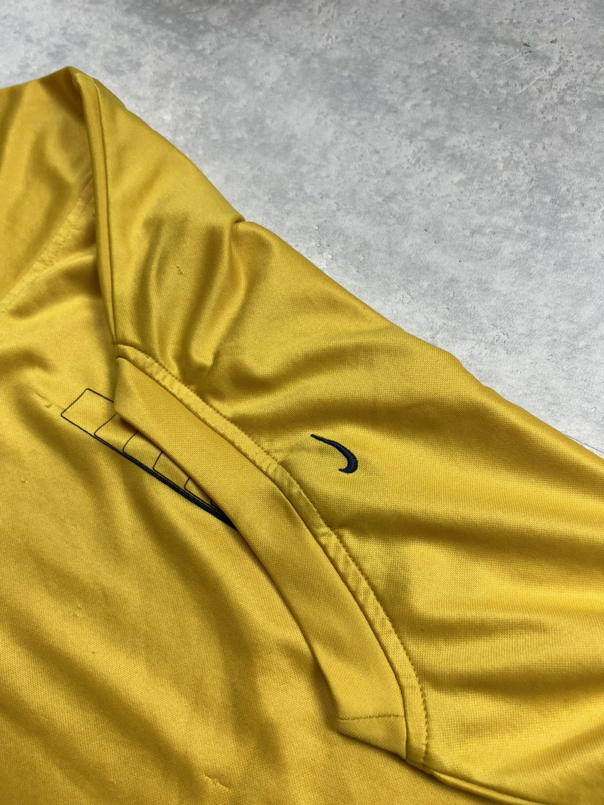 Nike 90s Nike Central Swoosh TN Vintage Y2K Drill Retro T-Shirt Size US S / EU 44-46 / 1 - 8 Thumbnail