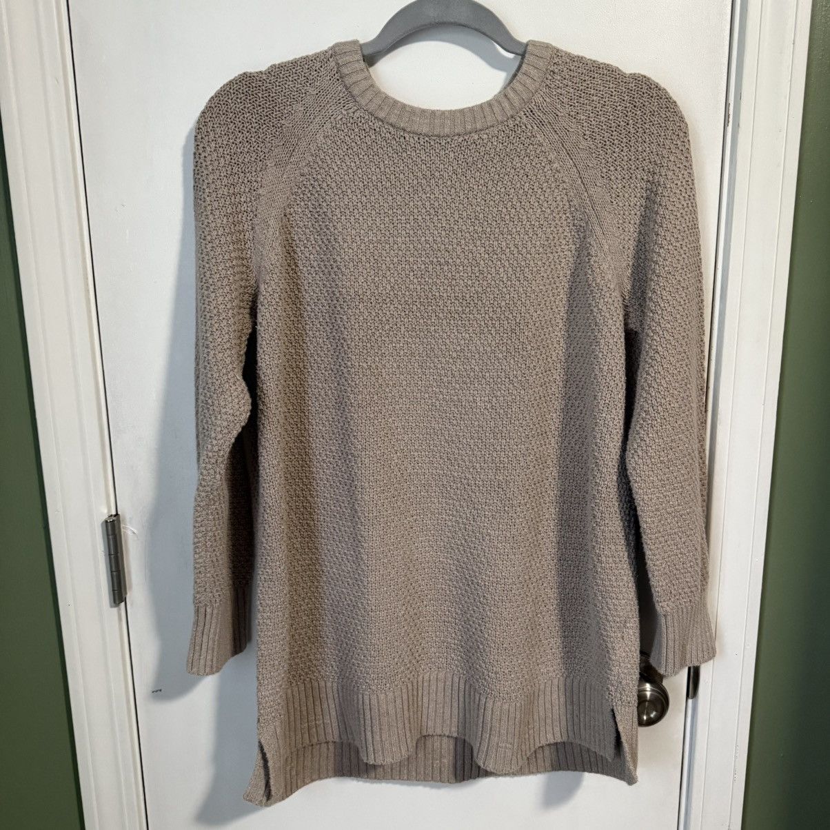 Old Navy Old Navy Textured Pullover Tunic Sweater Size M Beige Tan Size M / US 6-8 / IT 42-44 - 1 Thumbnail
